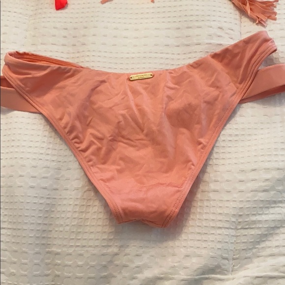 Abercrombie & Fitch bathing suit - Picture 4 of 8